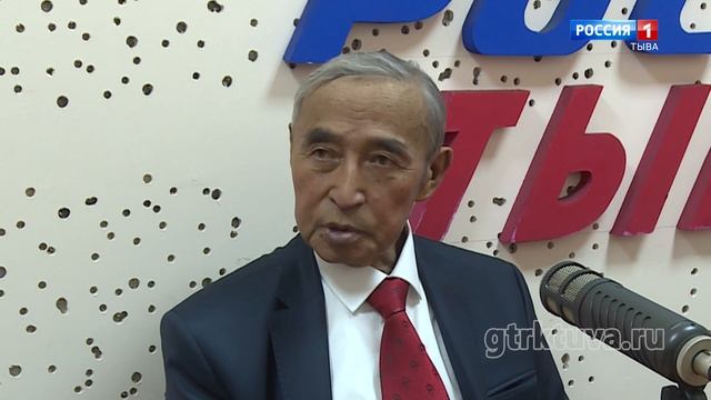 Тываның бирги президентизи Шериг-оол Ооржак-биле ужуражылга 2-ги кезээ смотреть онлайн