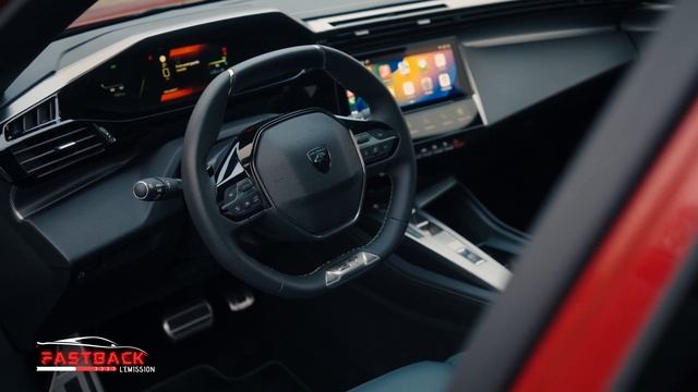 Fastback : Peugeot 408 - Mais à quoi joue-t-elle ? смотреть онлайн