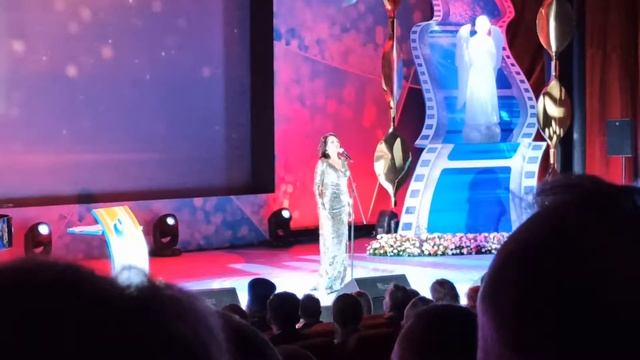 Нина Шацкая на закрытии кинофестиваля "Лучезарный Ангел" смотреть онлайн