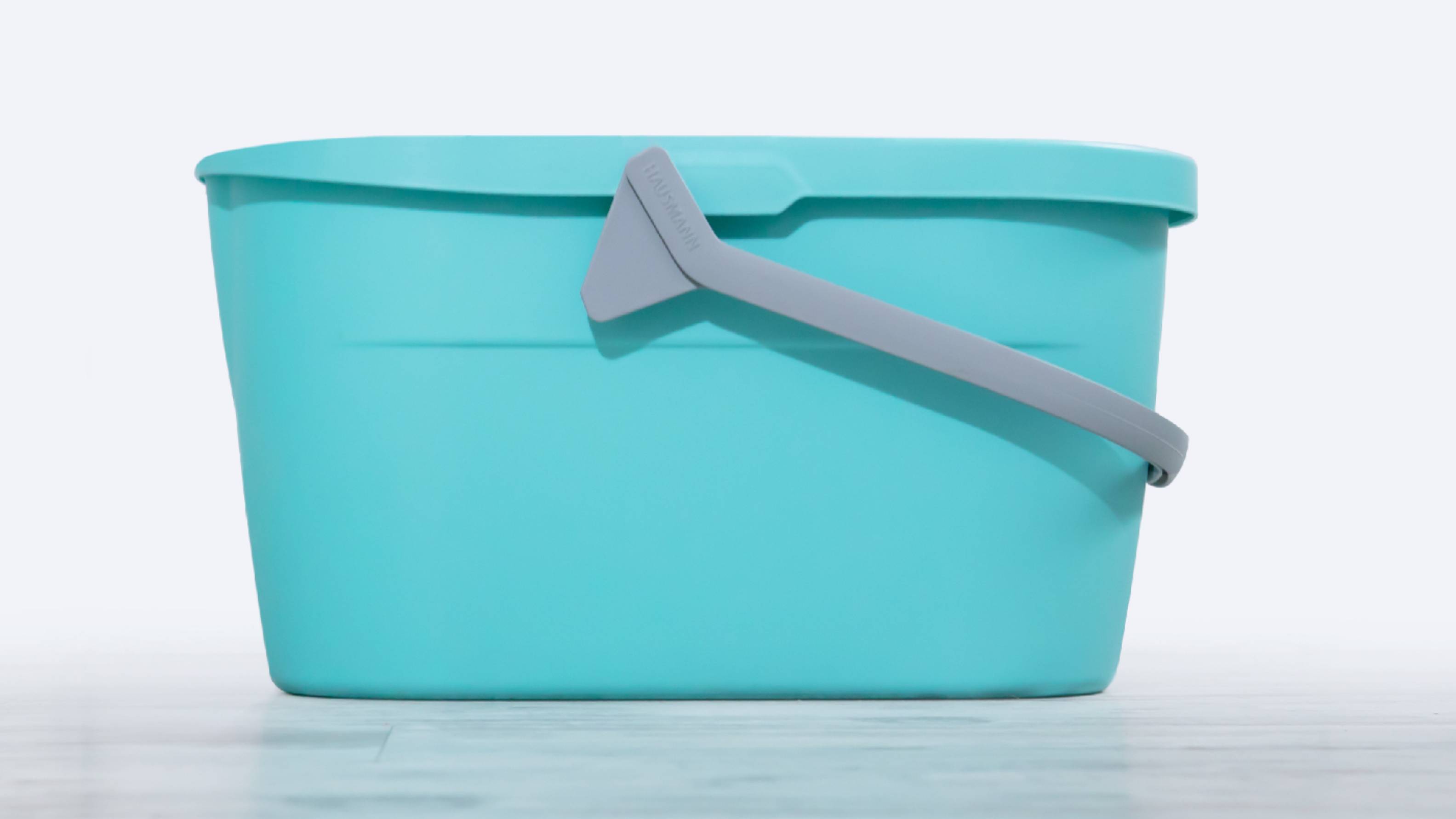 Производитель вёдер для пола Hausmann представляет обзор прямоугольного ведра с ручкой 15 литров