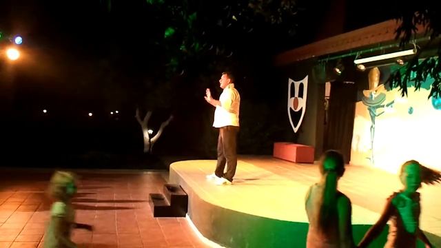 Аниматор2 в Garden Resort смотреть онлайн