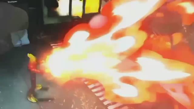 Человек огонь против Хотшота