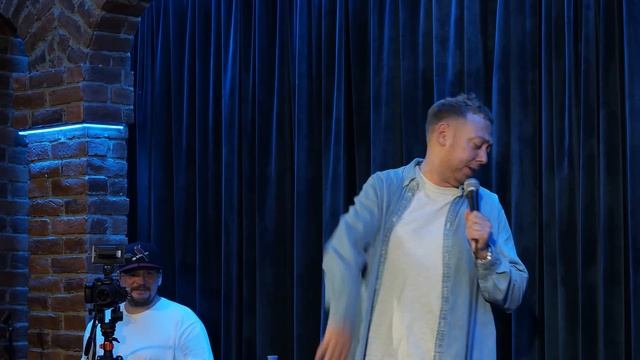 ABUSHOW /ТРИ ДНЯ СИДЕЛИ НА КУХНЕ ЗА РАЗГОВОРОМ смотреть онлайн