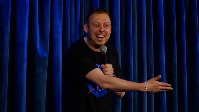 ABUSHOW/КТО ВЫ? БИБЛИОТЕКАРЬ? У МЕНЯ ВСЕ ПРОСТО, НЕФТЯНИК смотреть онлайн