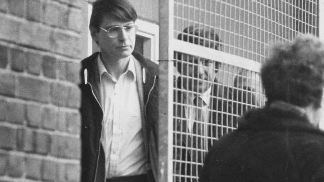Kurbanlarının Üzerine Sifon Çeken SERİ KATİL: DENNIS NILSEN ! | Polis Memurluğundan Seri Katilliğe! смотреть онлайн