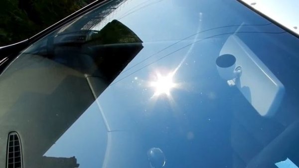 CeriGlass CarPro - Разница 2 между отполированным и неотполированным участком стекла.