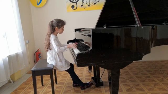 Григорян Ева 1 класс. Р. Глиэр. "В полях" смотреть онлайн
