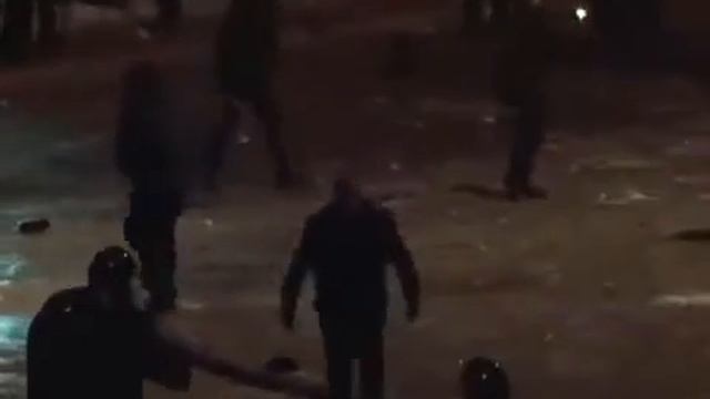 Зачистка улицы Комсомольской в Днепропетровске смотреть онлайн