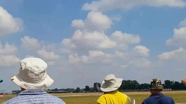 Royal International Air Tattoo 2018 Red Arrows marking 100 years of RAF смотреть онлайн