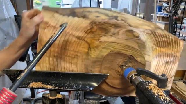 Woodturning: How to Cut and Rough Turn Burls or Bowls - Part 1 смотреть онлайн