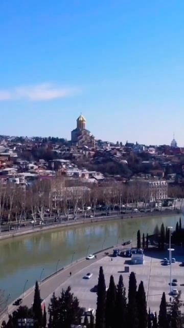 Tbilisi - Sameba cathedral from drone #shorts #drone смотреть онлайн