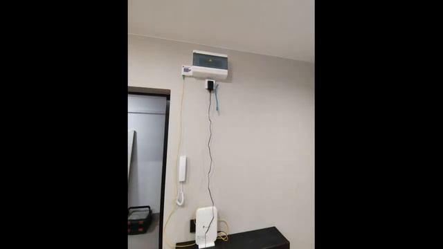 Распашной шкаф в прихожую с рейками из ЛДСП EGGER смотреть онлайн