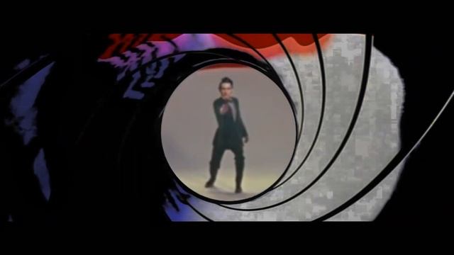 Tobey Maguires as James Bond in 007: Municipality of China Gunbarrel смотреть онлайн