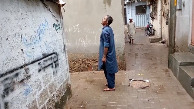 Barish me chirya ka bacha bheeg gaya || Naina ki Jannat vlogs смотреть онлайн