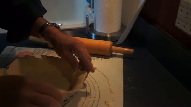 The Dads: How to Make a White Chocolate Macadamia Nut Pie (PART 1/5) смотреть онлайн
