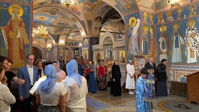 Божественная Литургия в день празднования Казанской иконы Божией Матери смотреть онлайн