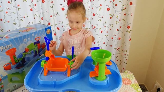 ИГРА для КУПАНИЯ. ОТКРЫВАЕМ и ИГРАЕМ с водной ИГРУШКОЙ