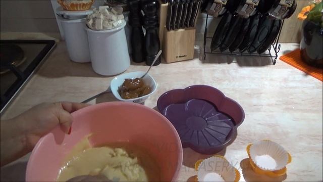 Կեքս խտացրած կաթով Кексы со сгущенкой Muffins смотреть онлайн