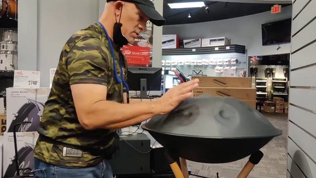 Freddie's Toy. Guitar Center los Angeles. May 2022 смотреть онлайн