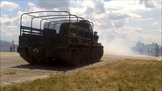FLUGTAGE GROßENHAIN 2016 PANZER BAT 1, T34, T55, FlakPz Gepard! смотреть онлайн