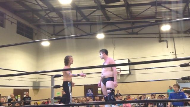 Brett Taylor Saves Ringleader смотреть онлайн