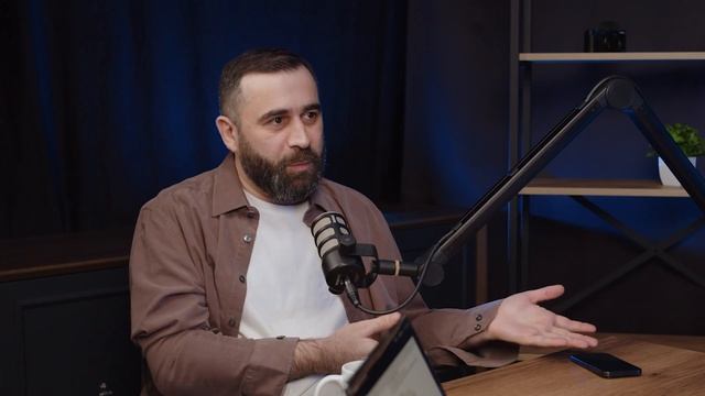 БИЗНЕС-БОМБА  – Как ИИ меняет рынок труда уже сегодня?