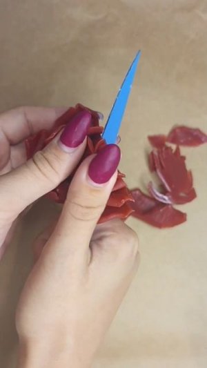 Нарезаем розу из мыла для переплавки #мыловарение #роза #рукоделие