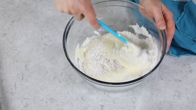 Fluffy and Fresh Lemon Muffins смотреть онлайн