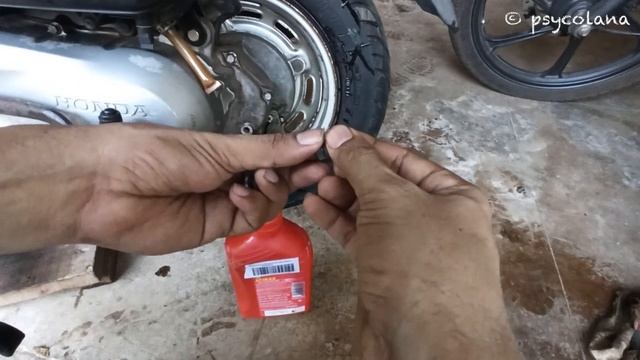 How to change Scooter Gear or Transmission Oil смотреть онлайн