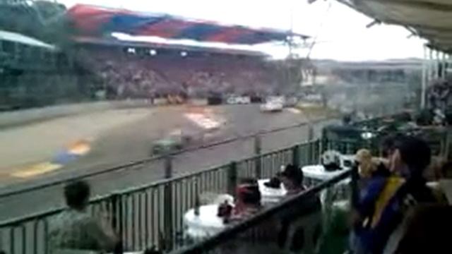 Clipsal 500 - Saturday - Senna Chicane 3 смотреть онлайн