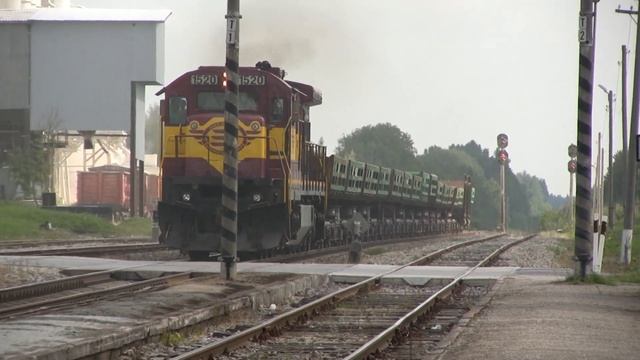 Тепловоз Ц36-7и-1520 на ст. Ракке / GE C36-7i-1520 at Rakke station смотреть онлайн