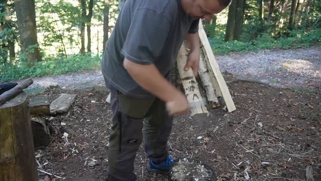 New Table Concept! Bushcraft table with self-clamping legs - A Victorinox Venture Project. смотреть онлайн