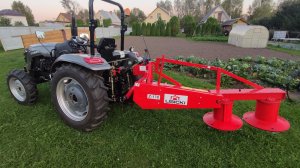 Лето, Сенокос. трактор SCOUT TE-504 на заготовке сена