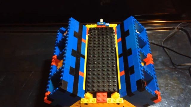 LEGO V8 C63 MOC смотреть онлайн