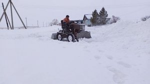 минитрактор переломка.против снега.