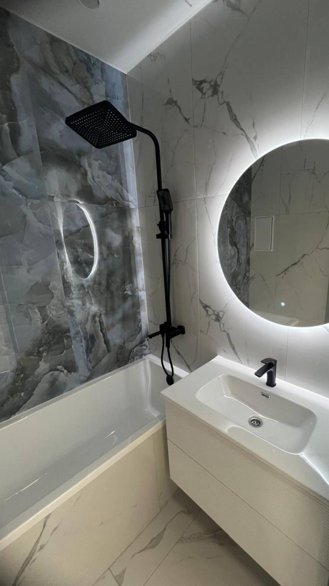 Классическая 2- комнатная квартира 55 м2 с 2 сан/узлами и дизайнерским ремонтом!