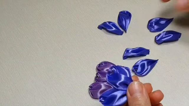 DIY Brooch | брошь из ленты смотреть онлайн