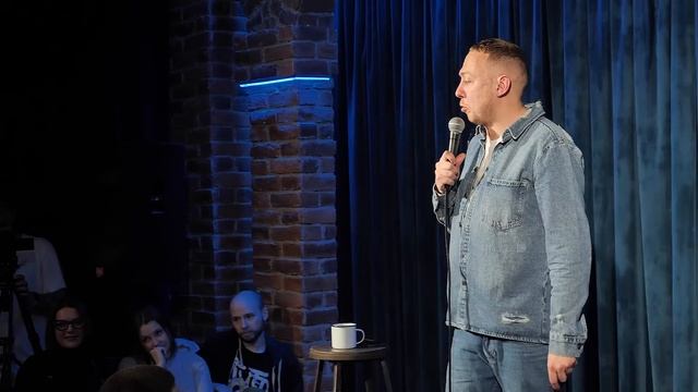 ABUSHOW/НОМЕР С ПОДАРКОМ/ДРАКА ЗА ЗВЕЗДЫ/КАТЮША ПЛАТИТ ЗА БАР/ТАБОР/СКИНУЛА ФОТО смотреть онлайн