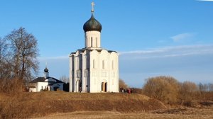Церковь Покрова на Нерли белокаменный храм XII в. Самый известный памятник древнерусского зодчества.