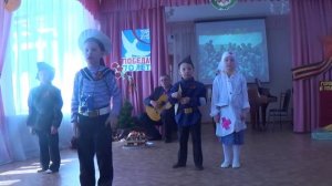 Тёмная ночь и сценка