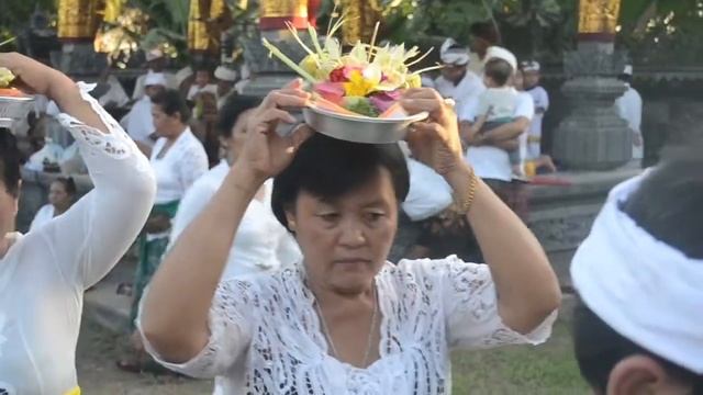 Odalan ring Pura Dalem, Umaseka. ( Balinese Temple Ceremony ) смотреть онлайн