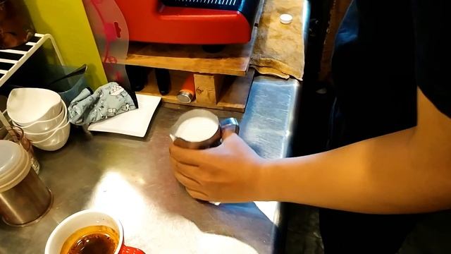 Latte art practice 2019.04.24 SWAN 天鵝拉花練習 смотреть онлайн