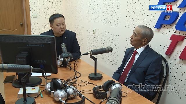 Тываның бирги президентизи Шериг-оол Ооржак-биле ужуражылга 1-ги кезээ смотреть онлайн