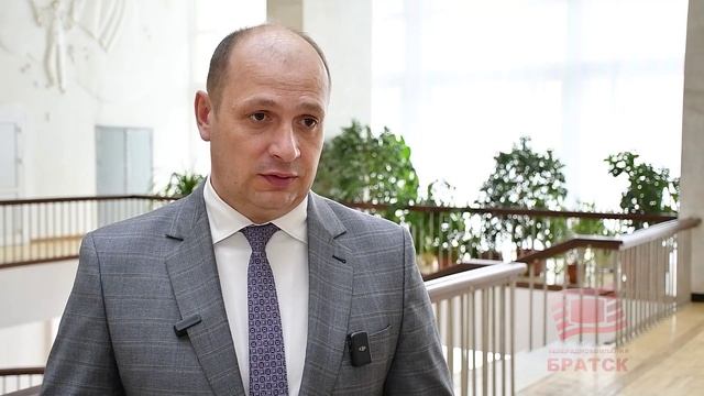 В Братске работают председатель ЗакСобрания Иркутской области Александр Ведерников смотреть онлайн