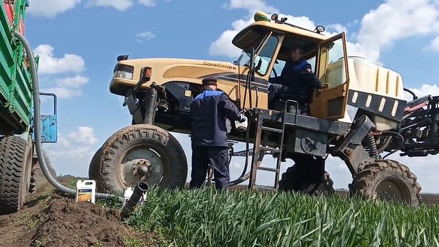 Т-150К.Опрыскивание пшеницы .Подвоз воды.Challenger.22.04.2021 смотреть онлайн