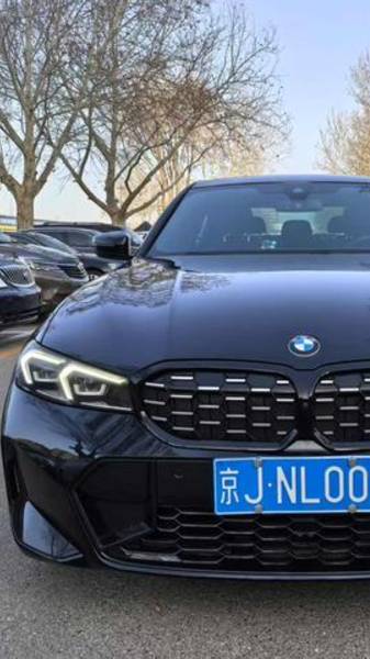 BMW 3 M Sport Night Edition 2023 г. 2.0T, 184 л.с. смотреть онлайн