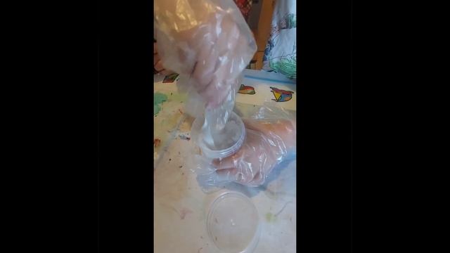 Даня с Лелей проводят химические опыты с водой. Часть 1