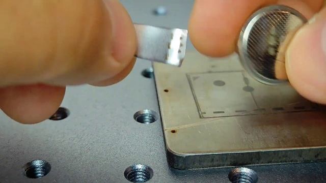 Лазерная сварка батареек на волоконном лазере! смотреть онлайн