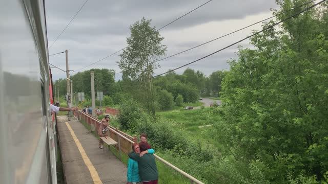 Поездка на поезде РЖД на участке "Выдрино (Бурятия) - Иркутск" - вид из окна вагона | Озеро Байкал смотреть онлайн