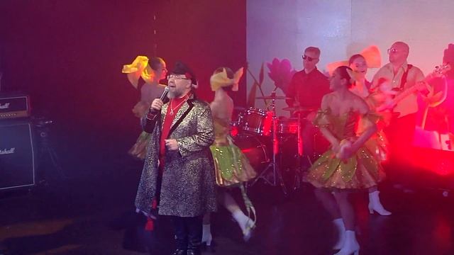 Пётр Сухов - Как всё хорошо (Теледом, 2021) смотреть онлайн